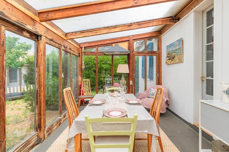 Le Chalet des Eucalyptus - à 200 m de la plage - image 5