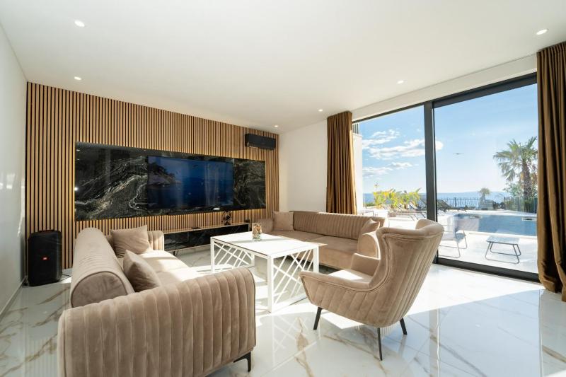 Villa London - image 32