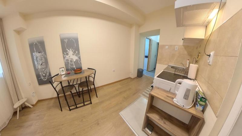 Center Point apartment - image 13