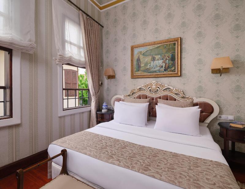 Superior Double Room image 3