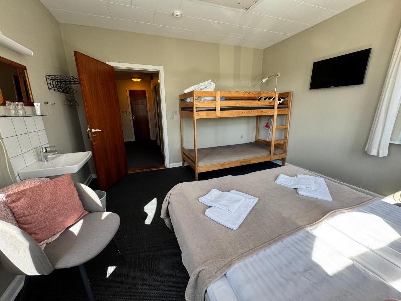 Family Room with Shared Bathroom image 2