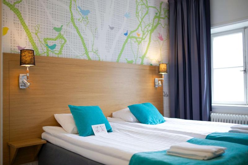 Standard Double Room image 3