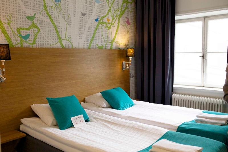 Standard Queen Room image 1