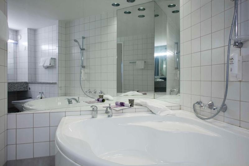 Junior Suite image 2