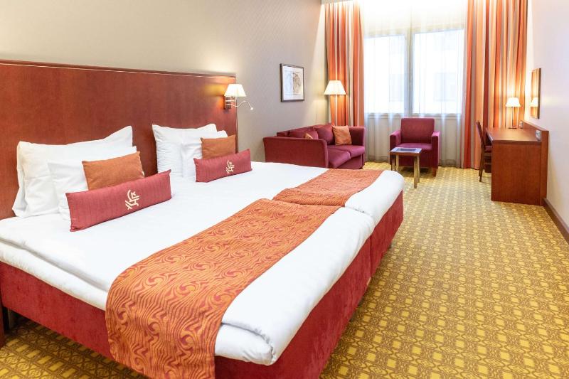 Superior Twin Room image 1