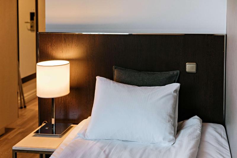 Single Room image 4