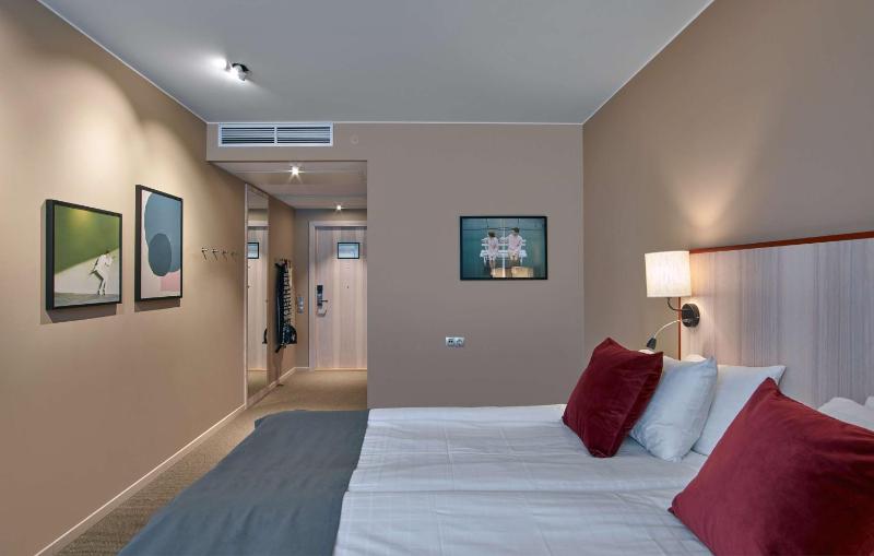 Superior King Room image 2