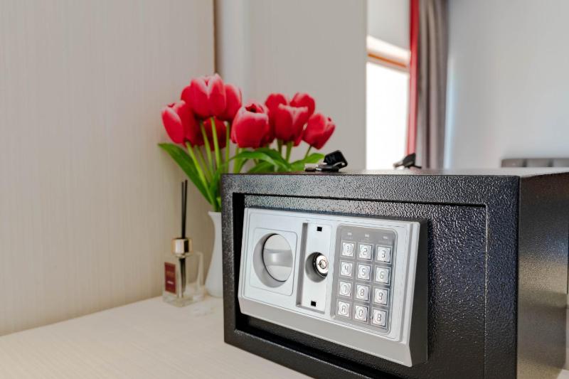 Deluxe Double Room with Side Sea View image 1