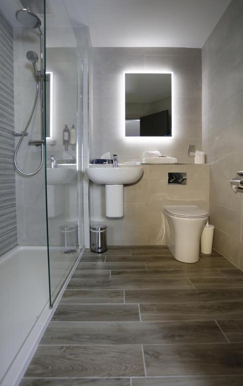Executive Suite image 2