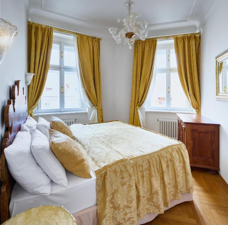 Junior Suite (2 Adults) image 3