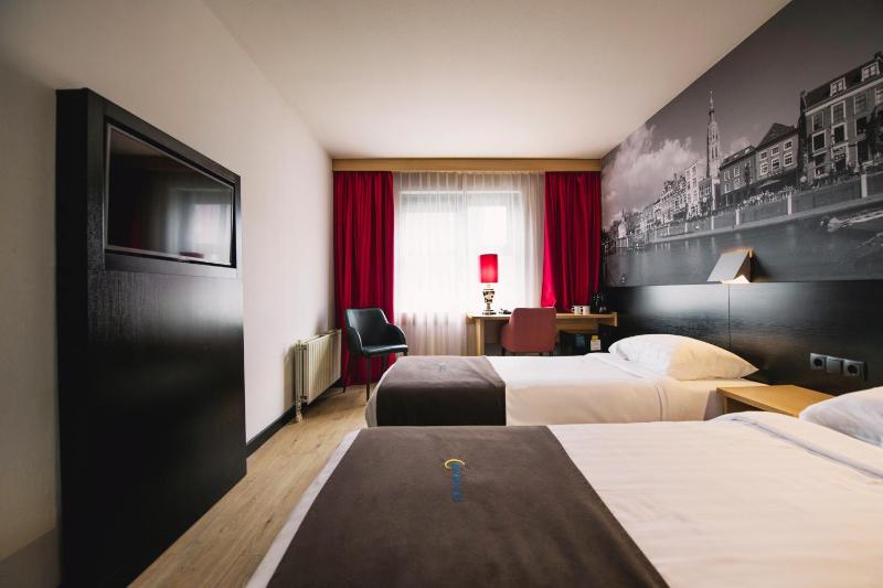 Comfort Twin Room image 3