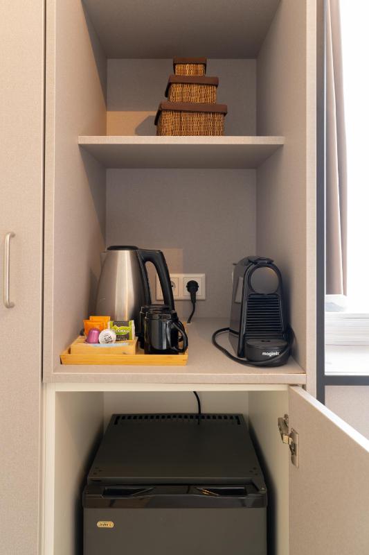 Standard Single Room with Balcony (no pets allowed) image 4