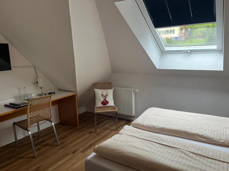 Small Double Room image 3