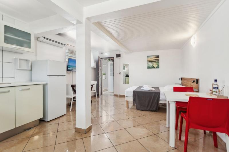 Studio 1-Anthurium - A 7min de la plage - image 9