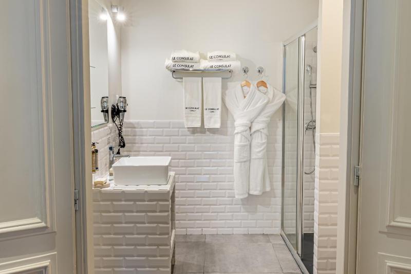 Deluxe Suite image 4