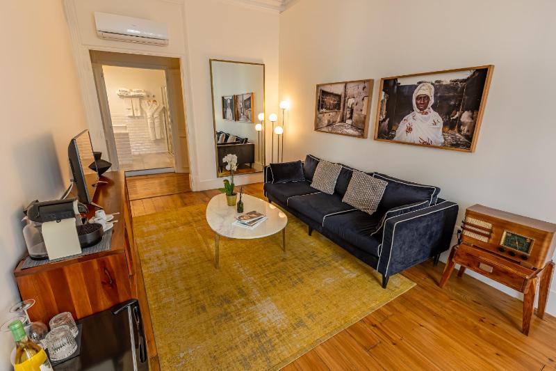 Deluxe Suite image 3