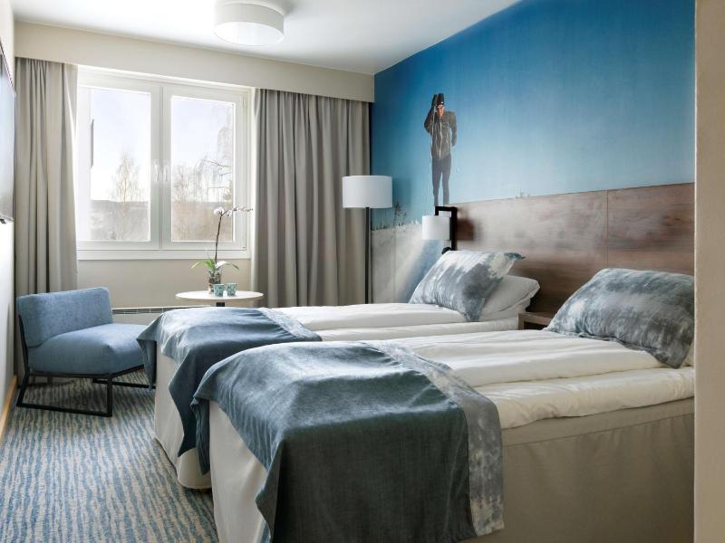 Standard Twin Room image 4