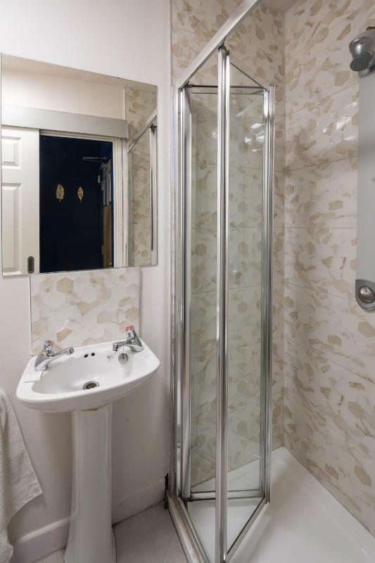 Double or Twin Room with Bathroom image 2