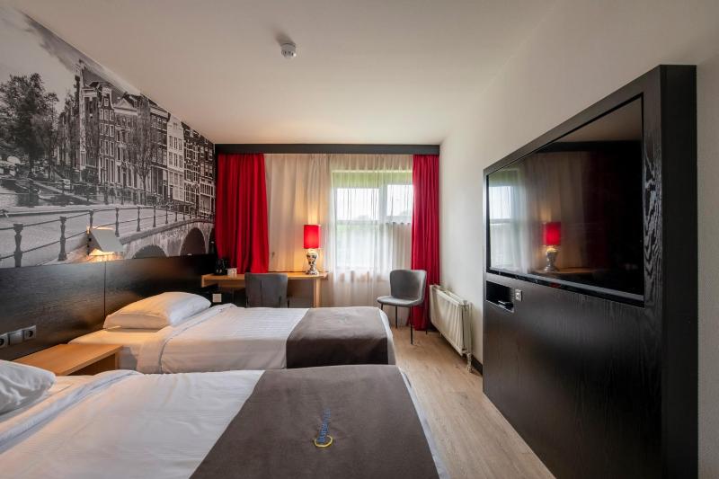 Comfort Twin Room image 1