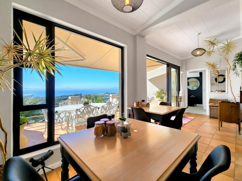 Bluegum Hill Guesthouse & Apartments - image 11