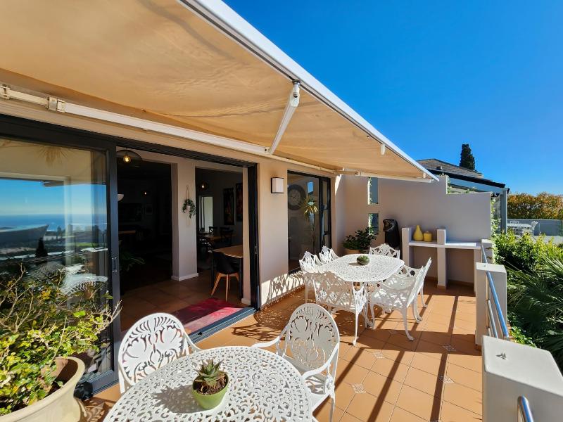 Bluegum Hill Guesthouse & Apartments - image 10