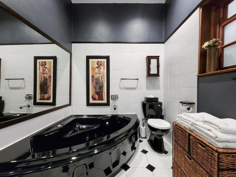 Bluegum Hill Guesthouse & Apartments - image 6