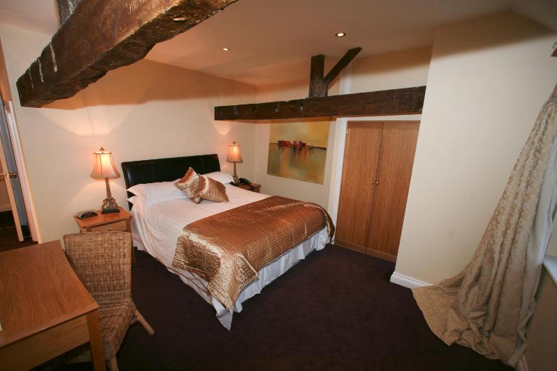 Double Room - Non-Smoking  image 3