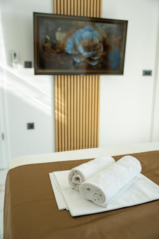 Villa London - image 2