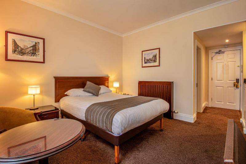 Standard Double Room image 4