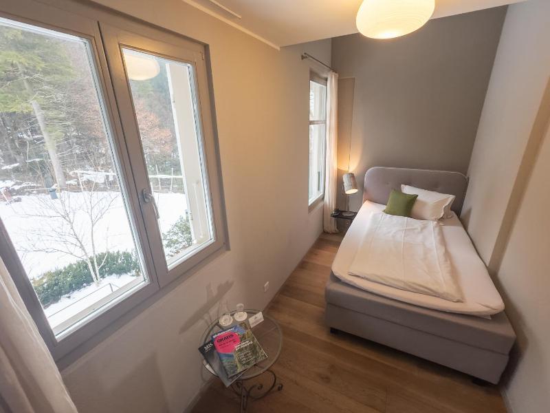 Single Room with Mountain View image 4