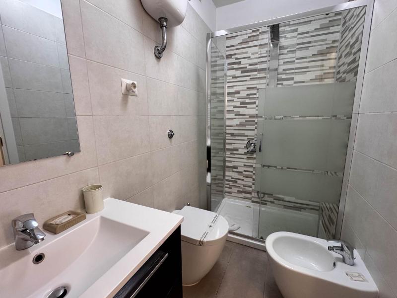 Triple Room with Private Bathroom image 2
