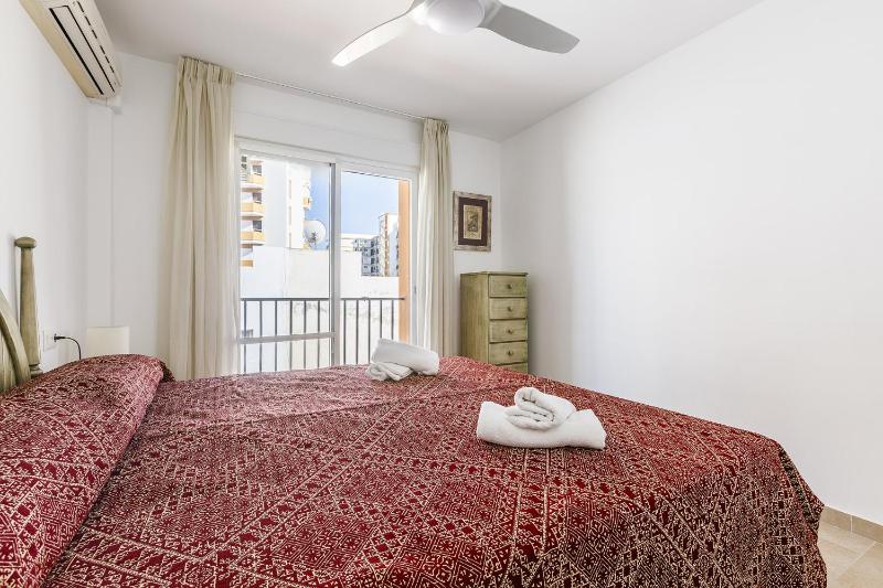A&N Central Beach Walk Family Apartment with Terraza - image 11