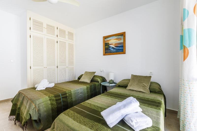 A&N Central Beach Walk Family Apartment with Terraza - image 3