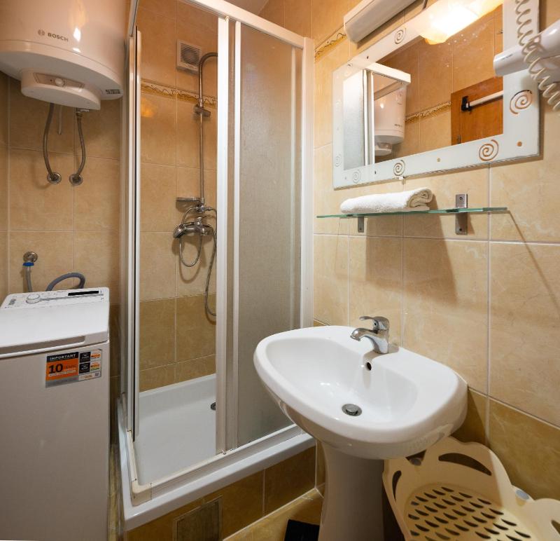 Maki Exclusive Apartments - image 10
