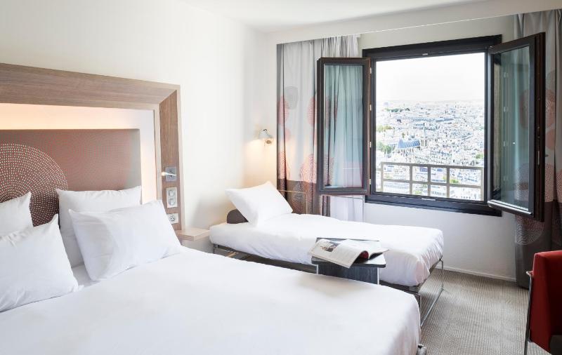  Superior Triple Room with Sofa Bed image 4