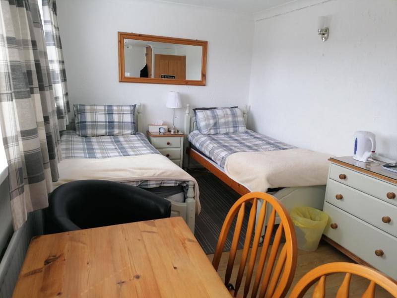 Twin Room image 1