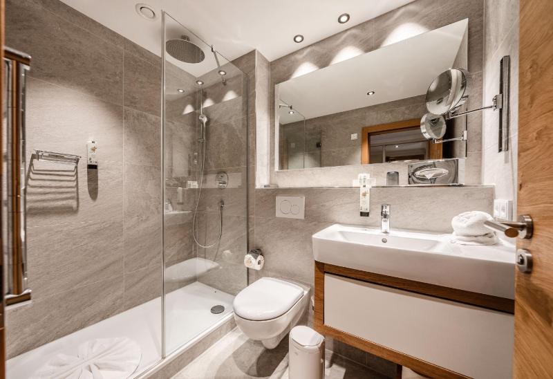 Double Room with View of Zugspitze Mountain image 1