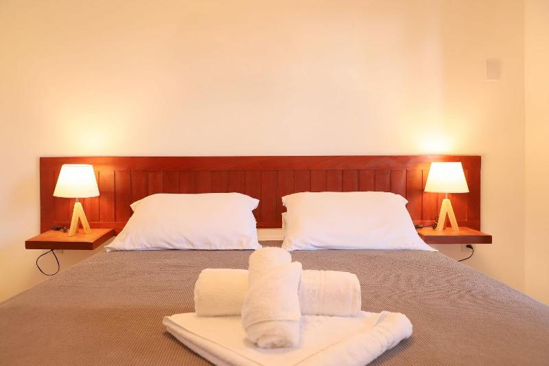 Stay in Style: Central Pipa Townhouse with Ocean View - image 13