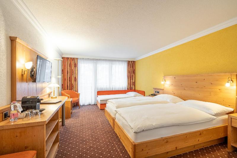 Triple Room with Balcony or Ground Floor Terrace image 4