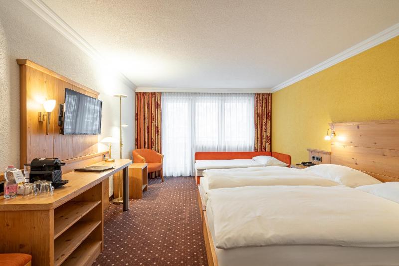 Triple Room with Balcony or Ground Floor Terrace image 3