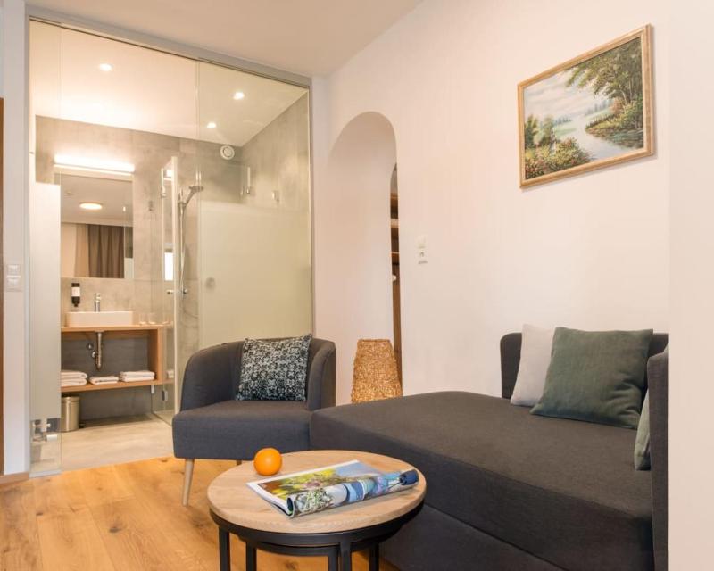 Comfort Double Room with Lake View image 1