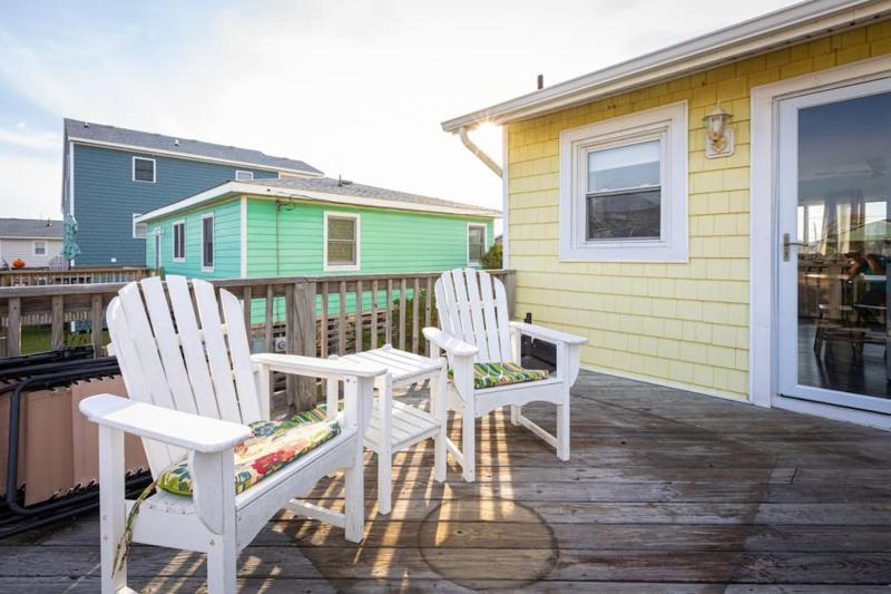 Near Beach Dining & Shops Private Hot Tub - image 14