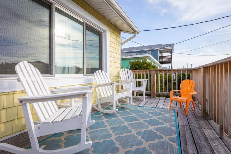 Near Beach Dining & Shops Private Hot Tub - image 8