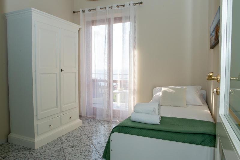 Estate4home - Lulu Home - image 13