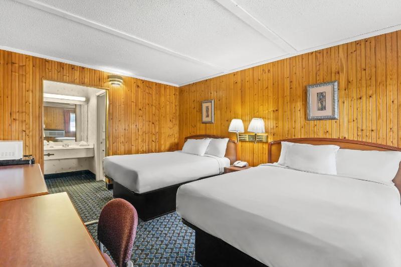 2 Double Beds Non Smoking image 3