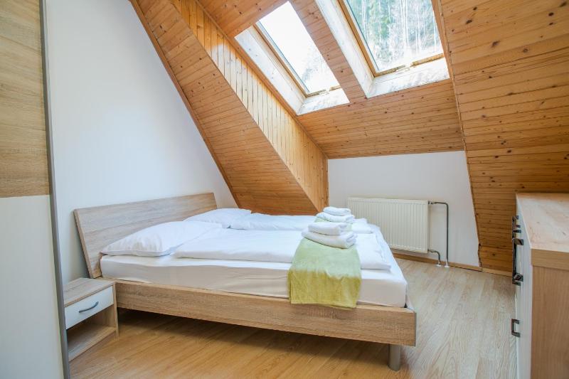 Four-Bedroom Duplex Apartment image 3