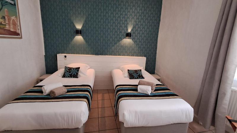 Twin Room image 1