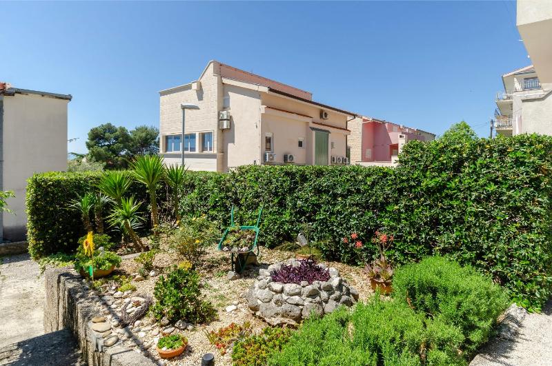 Apartments Katica - image 8