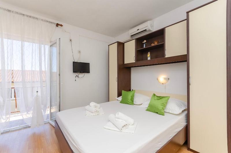 Apartments Katica - image 18