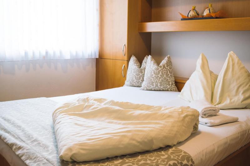 Single Room image 3